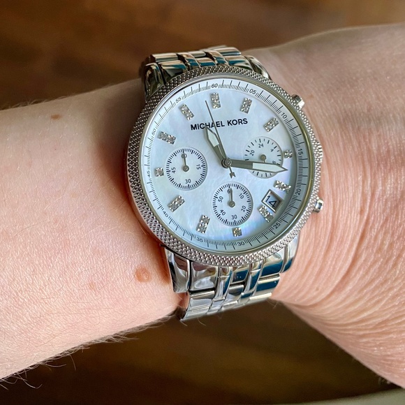 Michael Kors stainless steel watch - Picture 1 of 4